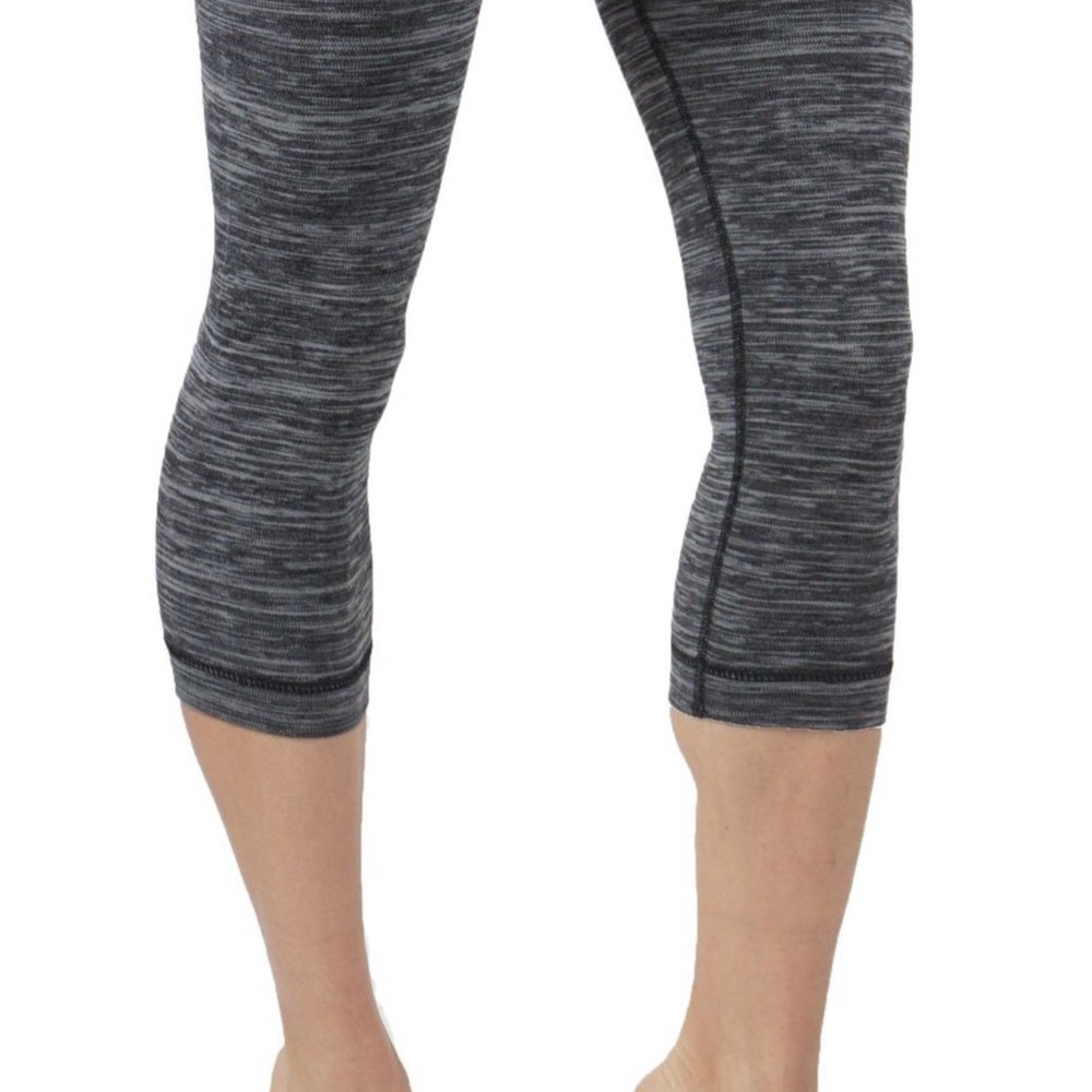 ⚜️ Power Flex Dry-Fit Workout Two Tone Capri Compression Leggings - Picture 5 of 7